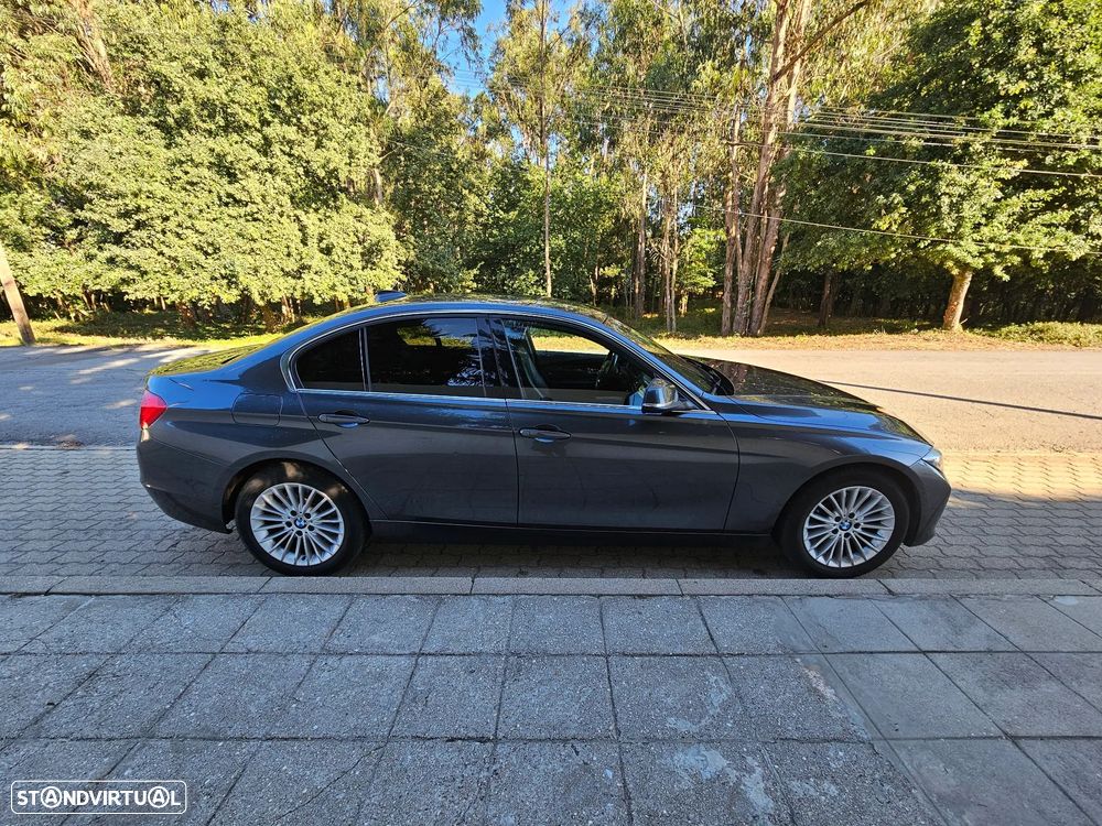 BMW 318 d Auto Line Luxury - 4
