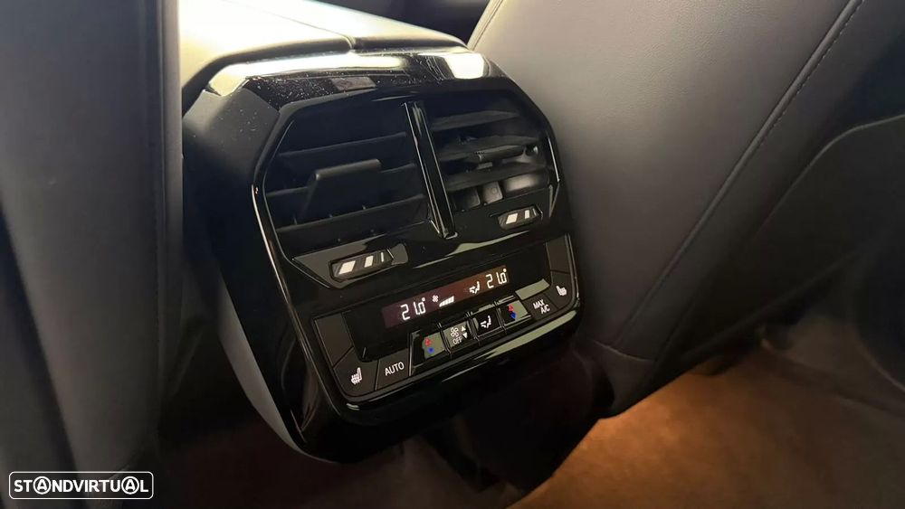 BMW iX xDrive 50 Pack Desportivo - 33