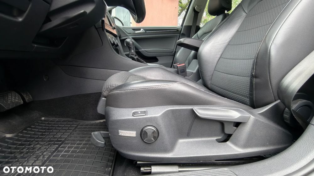 Volkswagen Golf 1.6 TDI Highline DSG - 30