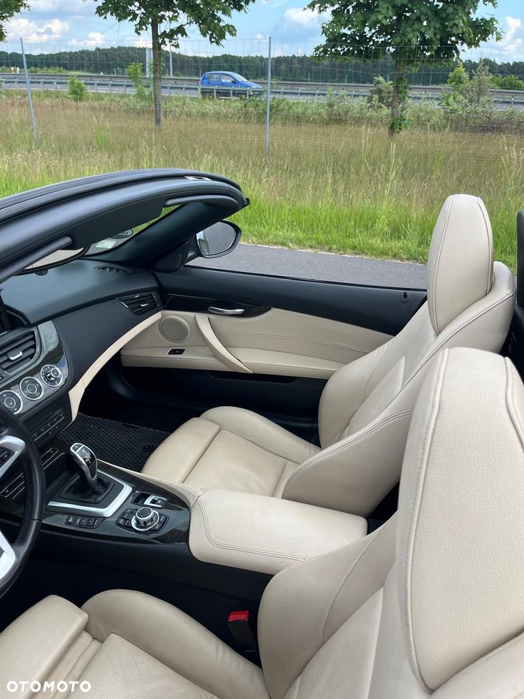 BMW Z4 sDrive28i - 11