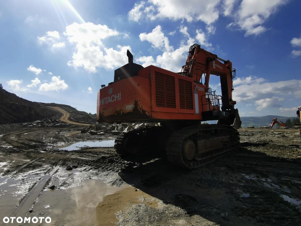 Hitachi ZX1200 - 18