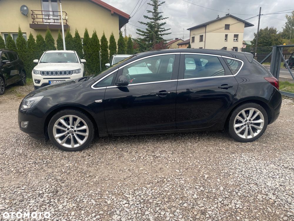 Opel Astra 1.4 Turbo Cosmo - 11