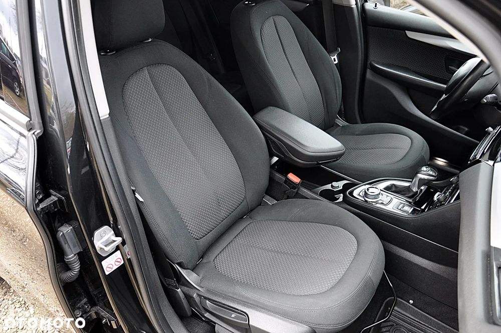 BMW Seria 2 218d Sport-Aut Advantage - 25