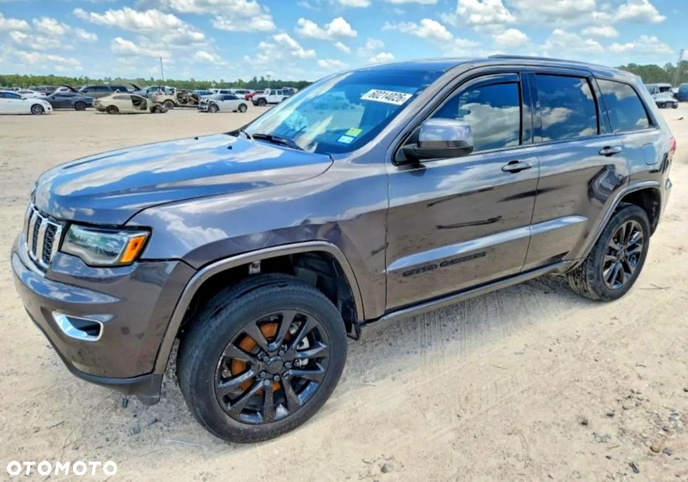 Jeep Grand Cherokee - 1