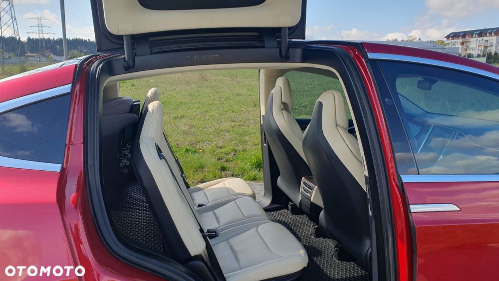 Tesla Model X 75D Allradantrieb - 11
