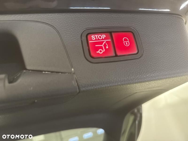 Mercedes-Benz GLC 300 e 4-Matic Business Edition - 24