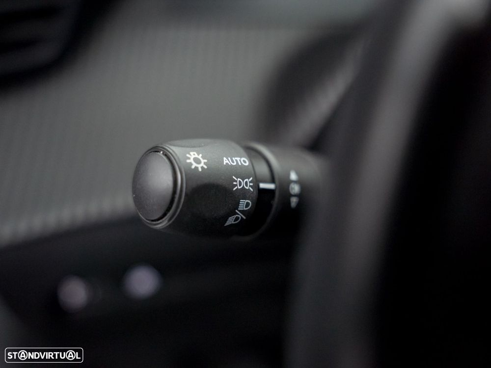 Peugeot 208 1.2 PureTech Active - 18