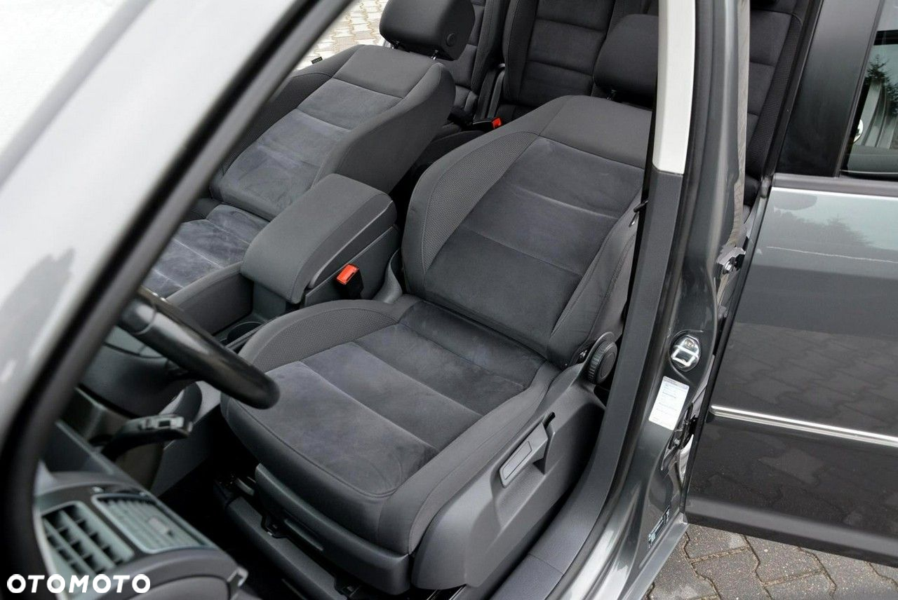 Volkswagen Touran 2.0 TDI DSG Freestyle - 17