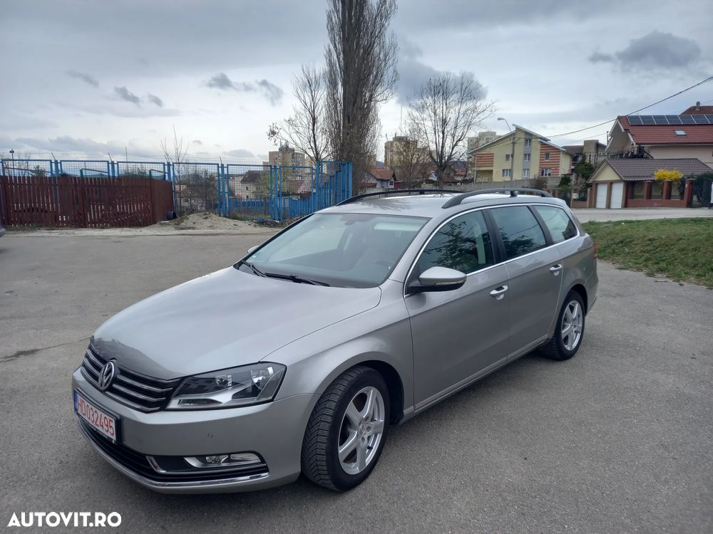 Volkswagen Passat 1.6 TDI DPF BlueMotion Technology Highline - 1