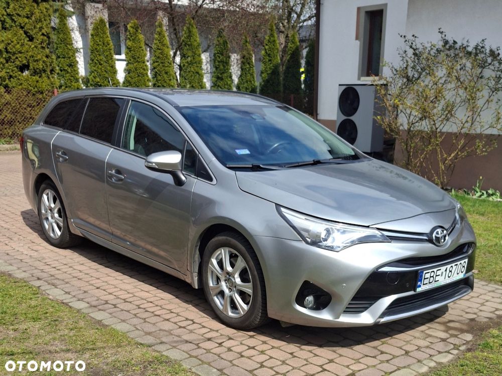 Toyota Avensis 2.0 D-4D Selection - 1