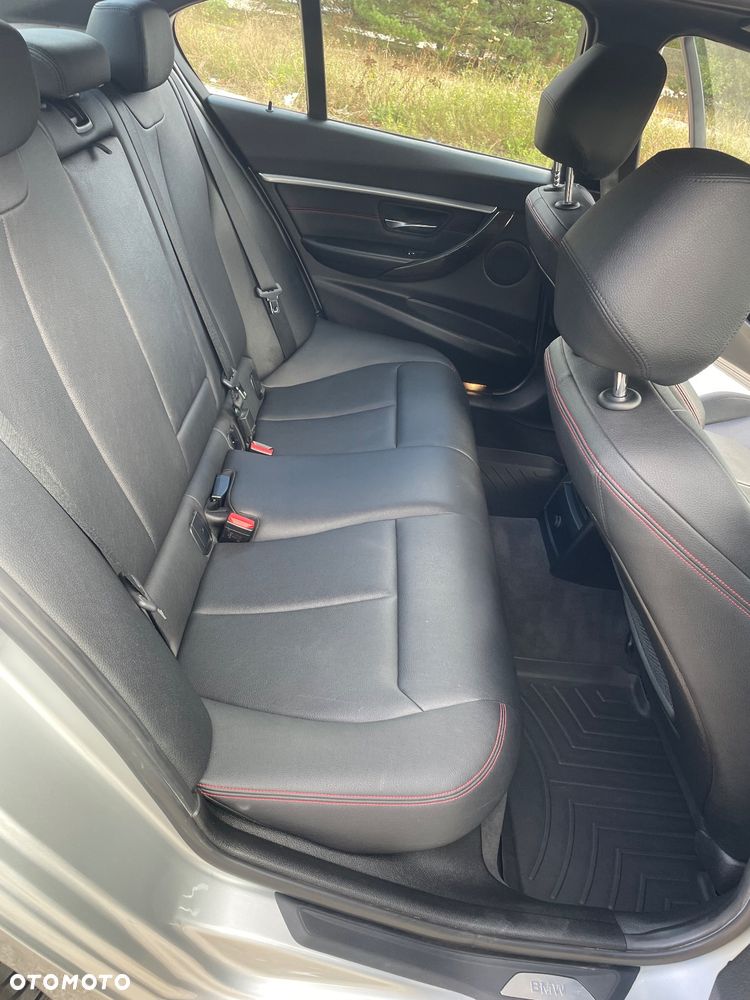 BMW Seria 3 328i xDrive Sport Line - 6