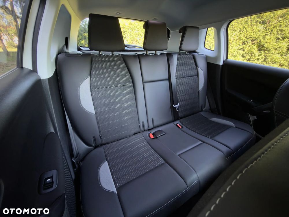 Peugeot 2008 1.2 Pure Tech Allure S&S - 17