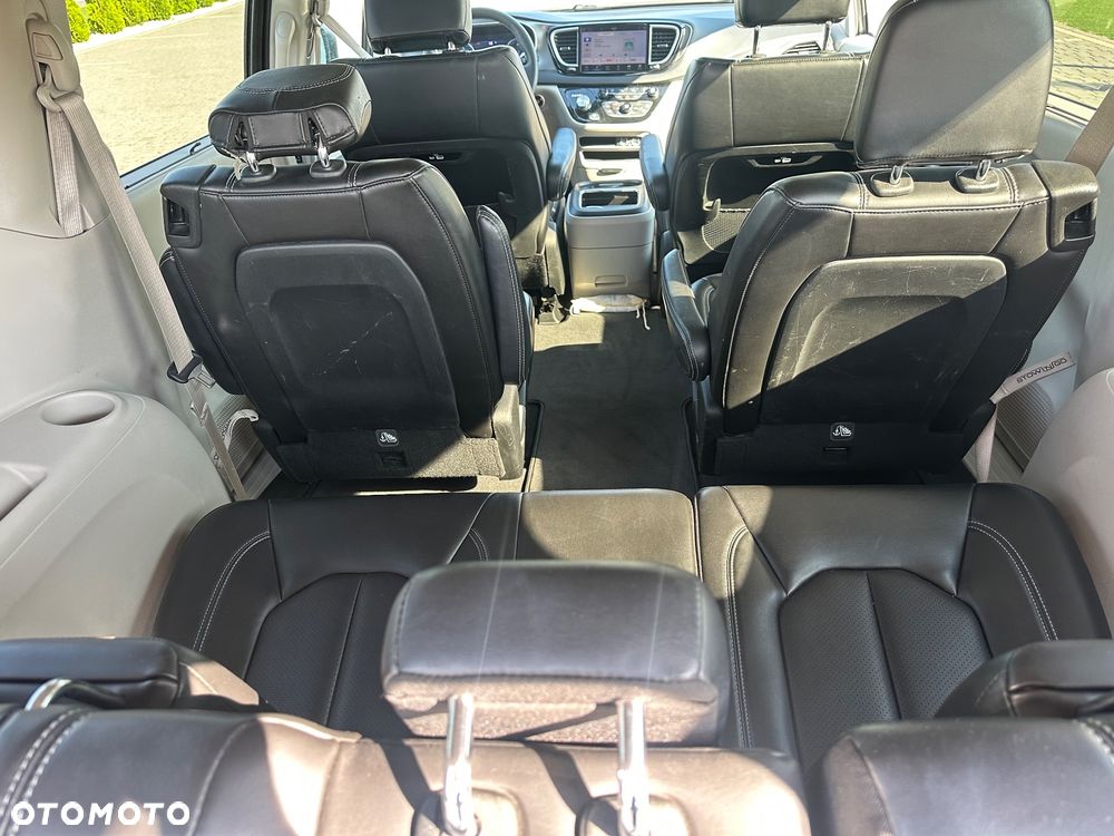Chrysler Pacifica - 20