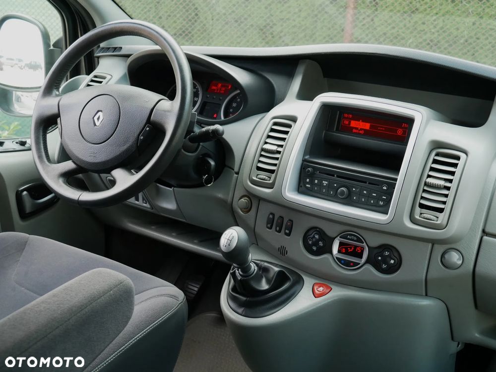 Renault Trafic Passenger Expression - 22