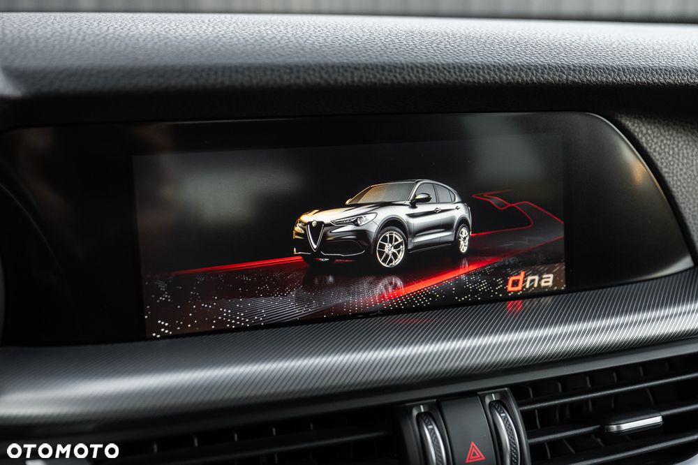 Alfa Romeo Stelvio 2.0 Turbo 16V AT8-Q4 Veloce - 31