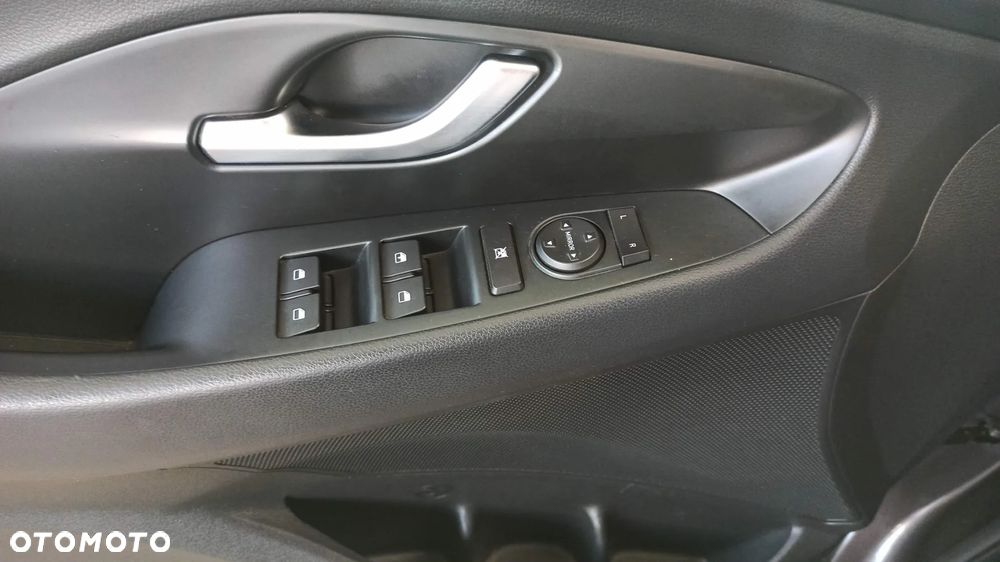 Hyundai i30 1.4 Comfort - 16