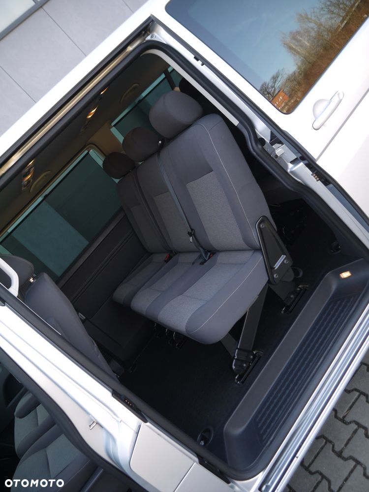 Volkswagen Caravelle - 15