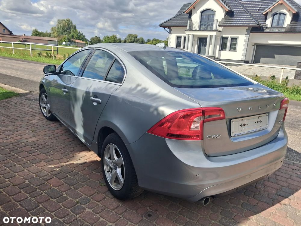 Volvo S60 D2 Edition - 9