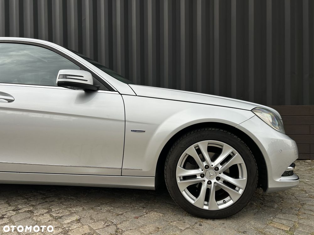 Mercedes-Benz Klasa C 180 BlueEFFICIENCY 7G-TRONIC Avantgarde - 39