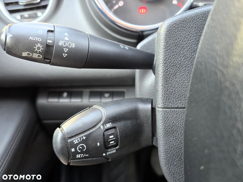 Peugeot 3008 BlueHDi 120 Stop & Start Business-Line - 28