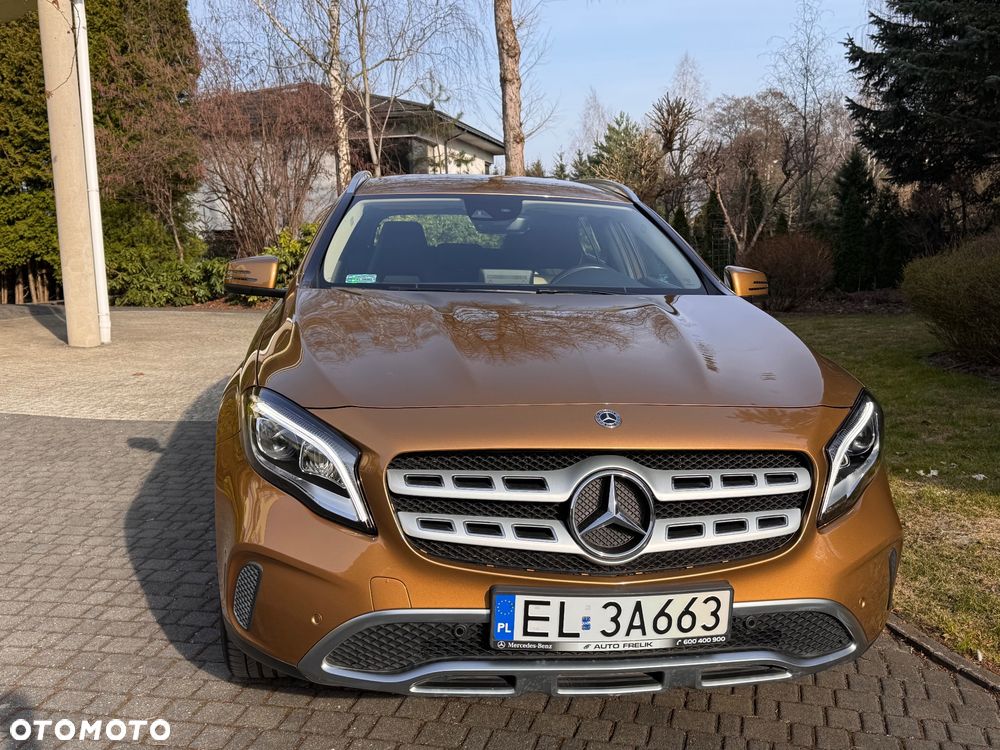 Mercedes-Benz GLA 200 7G-DCT Urban - 4