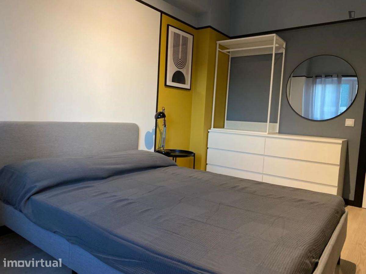 Quarto - localizado em Setubal - Grande imagem: 5/13