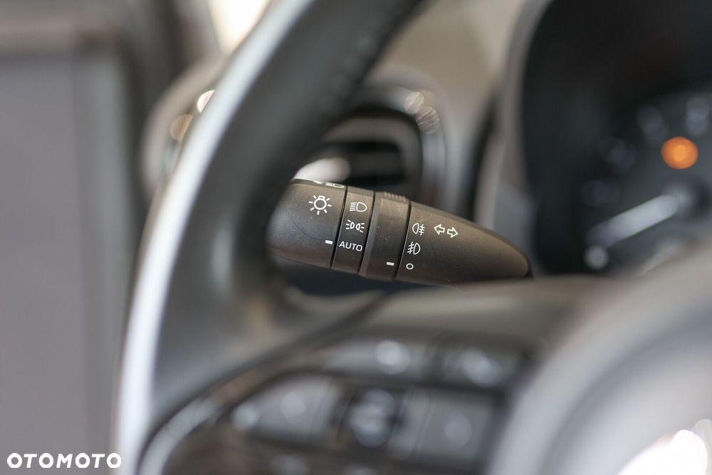 Toyota Yaris - 25