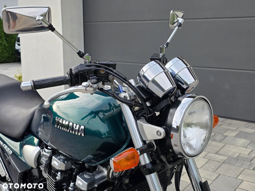 Yamaha XJR - 4