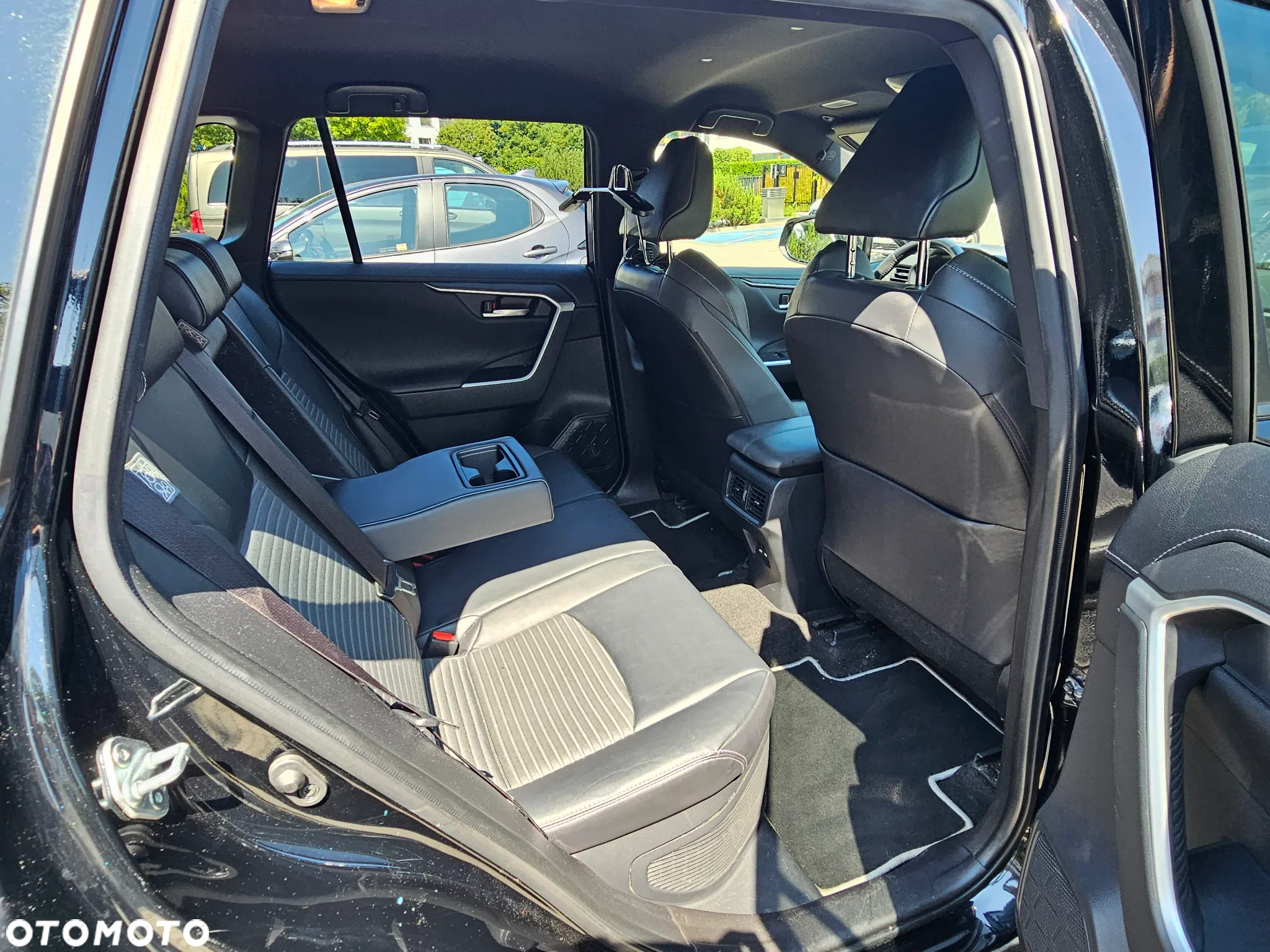Toyota RAV4 2.5 Hybrid Black Edition by JBL 4x4 - 10
