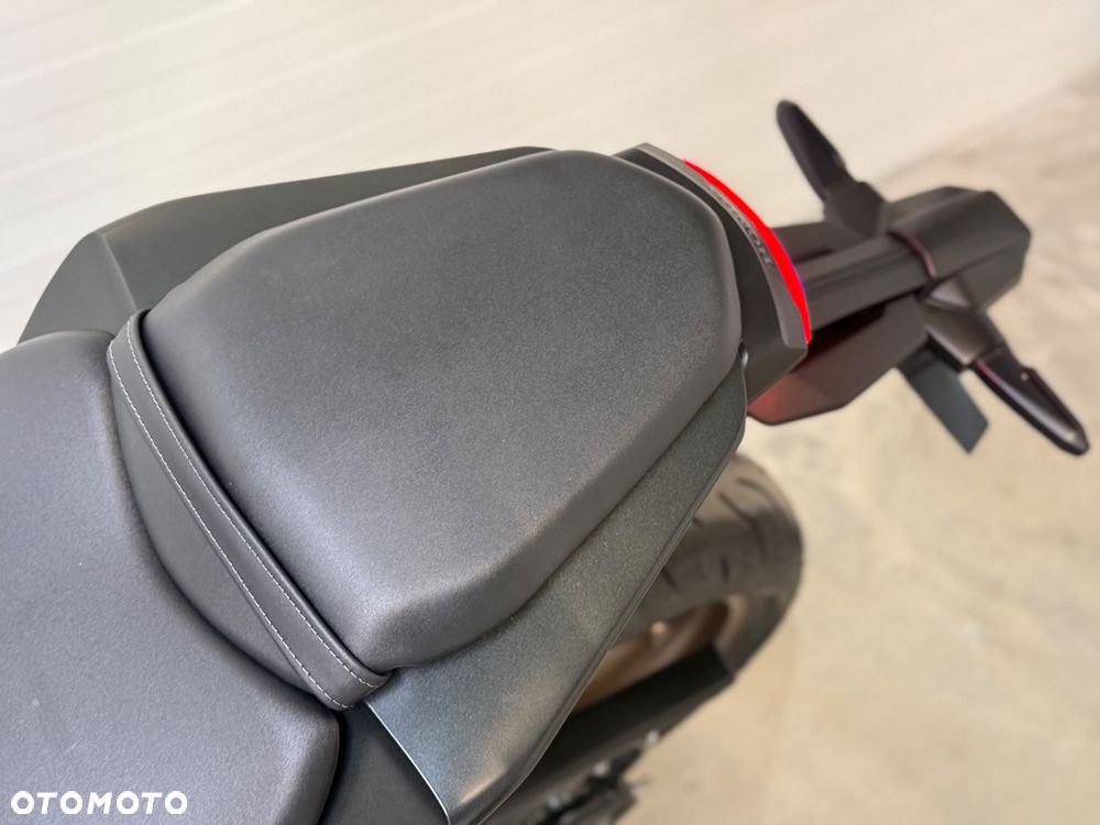 Honda CB - 30