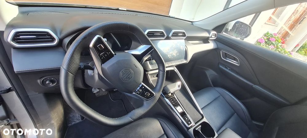 MG ZS - 13