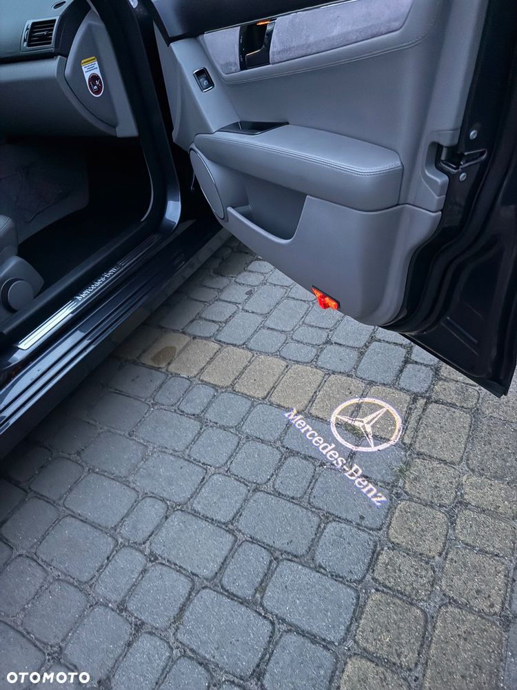 Mercedes-Benz Klasa C 320 CDI DPF 7G-TRONIC Avantgarde - 27