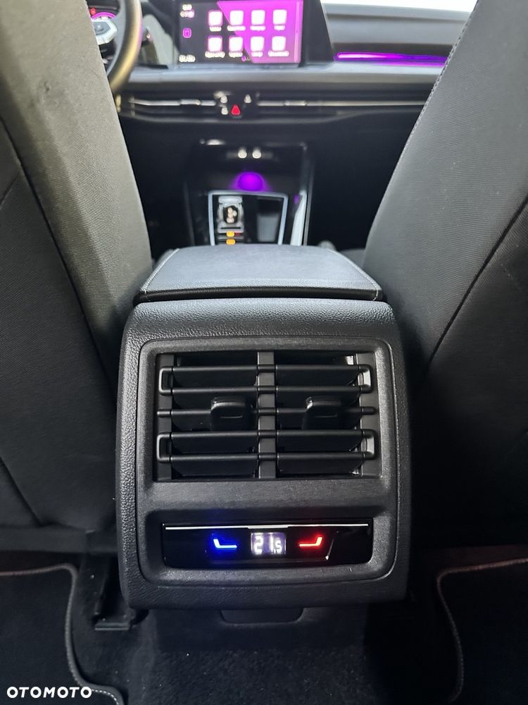 Volkswagen Golf 1.5 eTSI Style DSG - 20