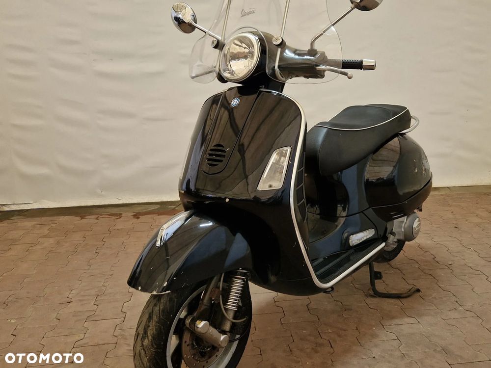 Piaggio Vespa - 2