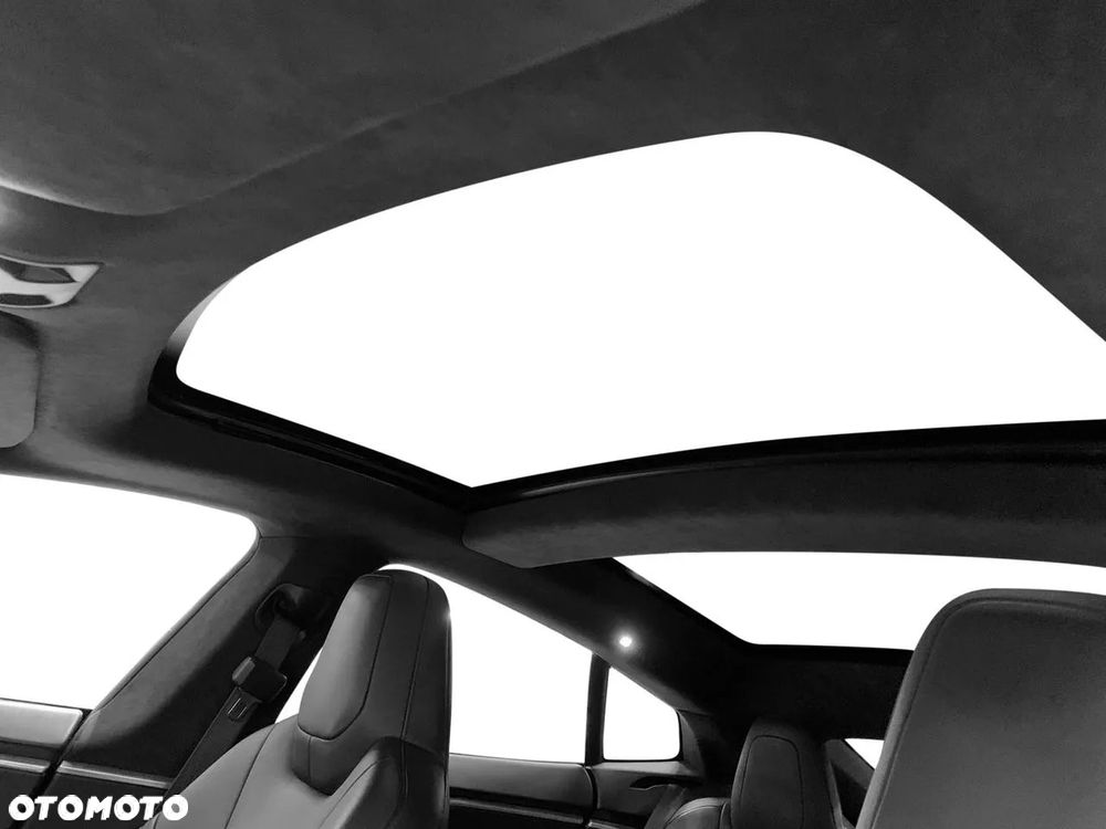 Tesla Model S - 24