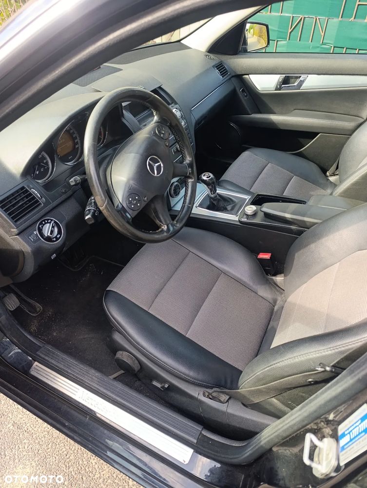 Mercedes-Benz Klasa C 180 Kompressor BlueEFFICIENCY Elegance - 3