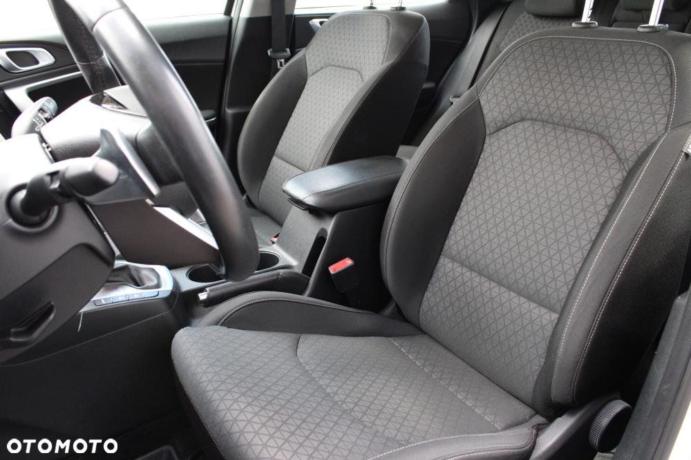 Kia XCeed - 10