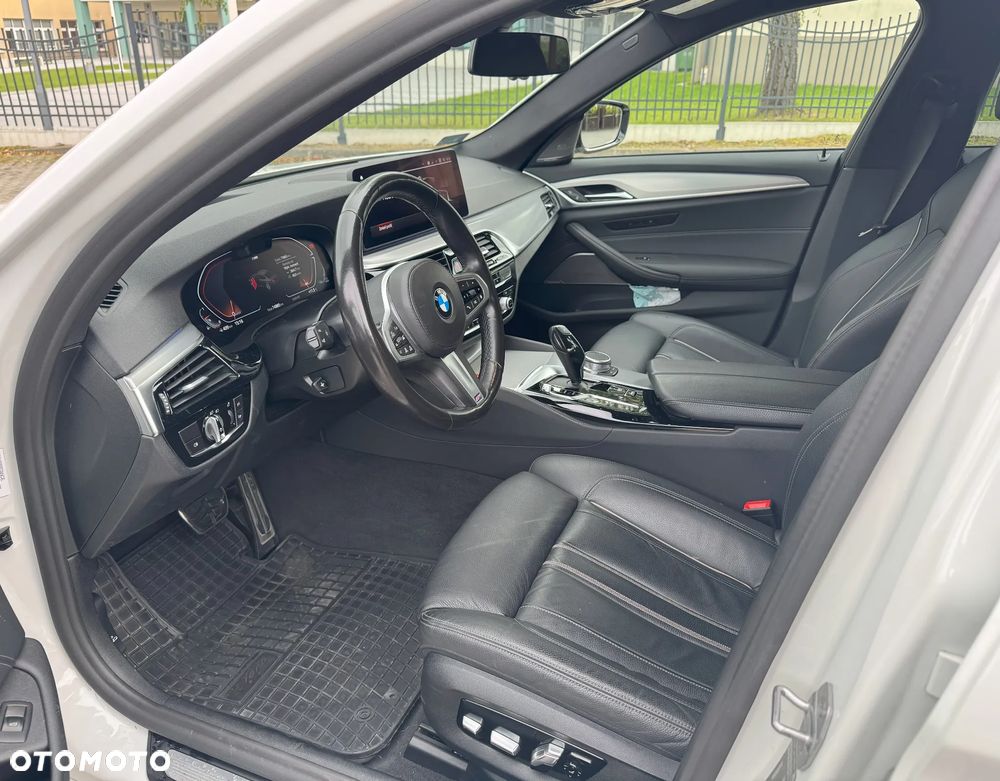 BMW Seria 5 530i xDrive - 10