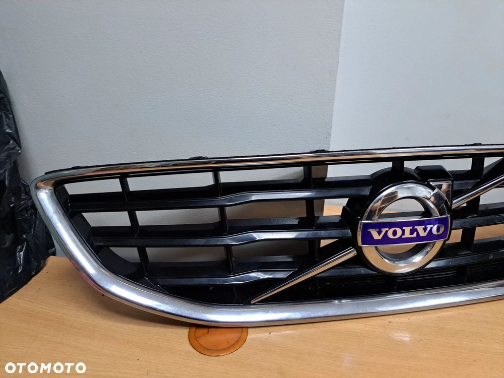 VOLVO V40 2012- GRILL ATRAPA CHŁODNICY 31353120 - 2