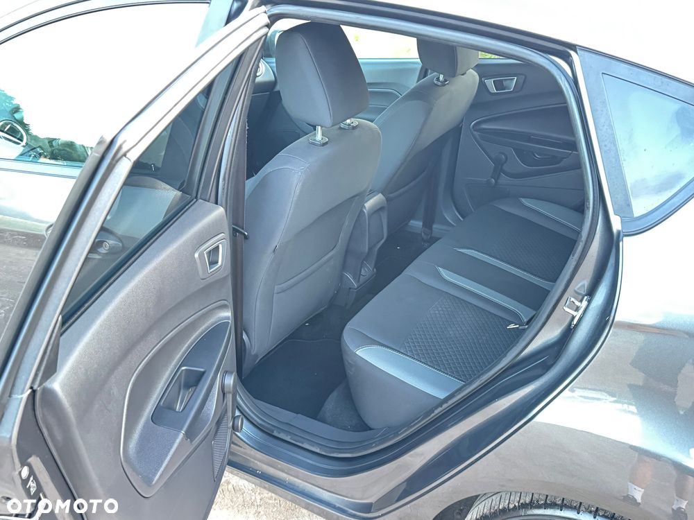 Ford Fiesta - 21