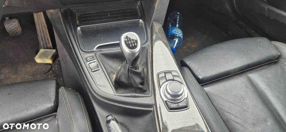 BMW Seria 3 318d xDrive Luxury Line - 21