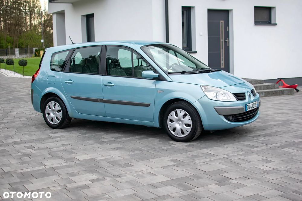 Renault Grand Scenic - 9