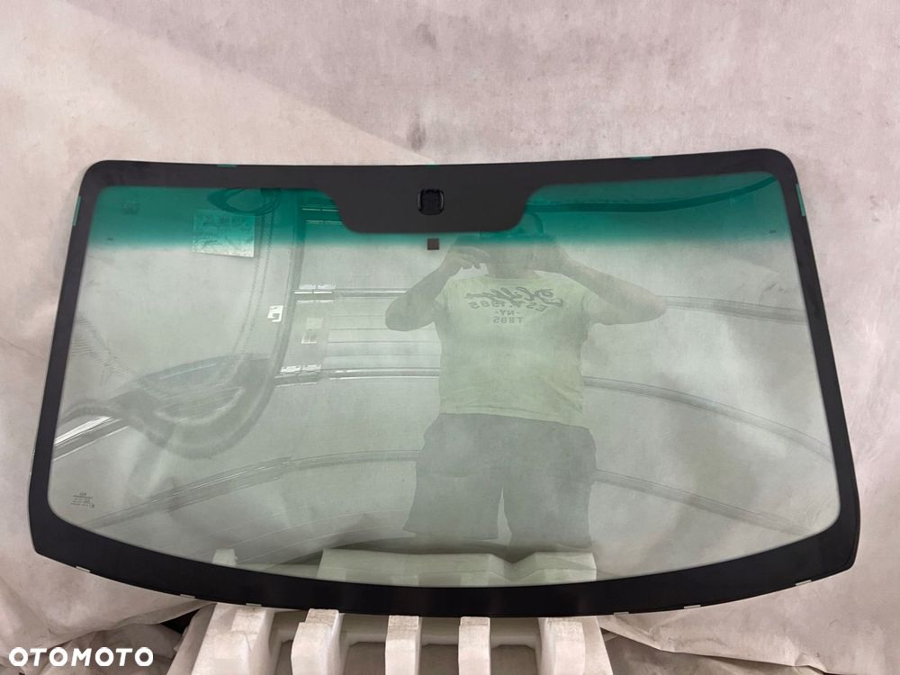 hyundai tiburon hatchback szyba przednia 2002-2009 - 3