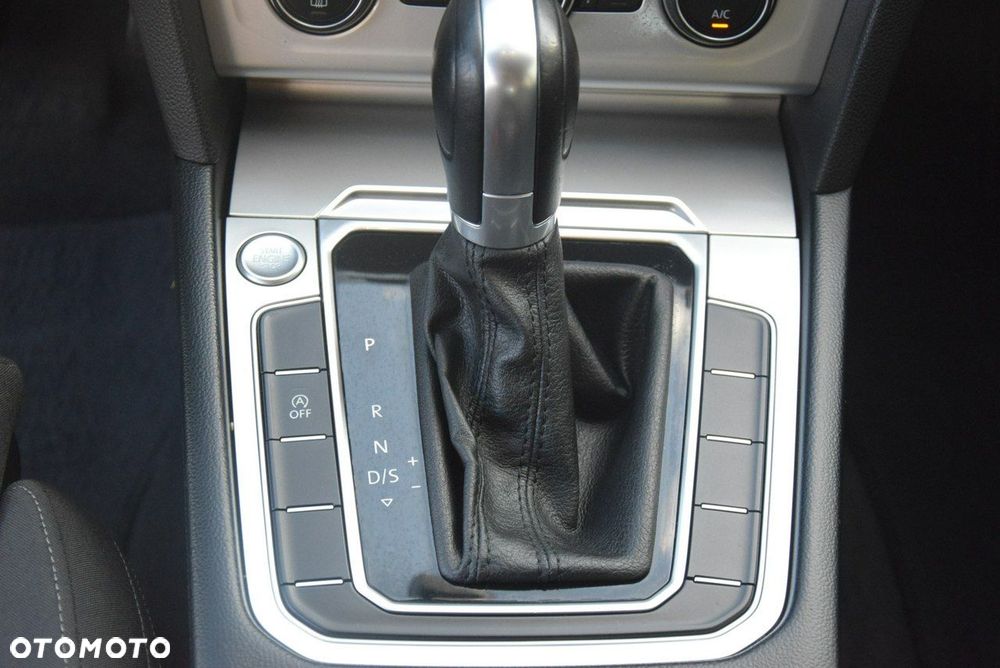 Volkswagen Passat - 36