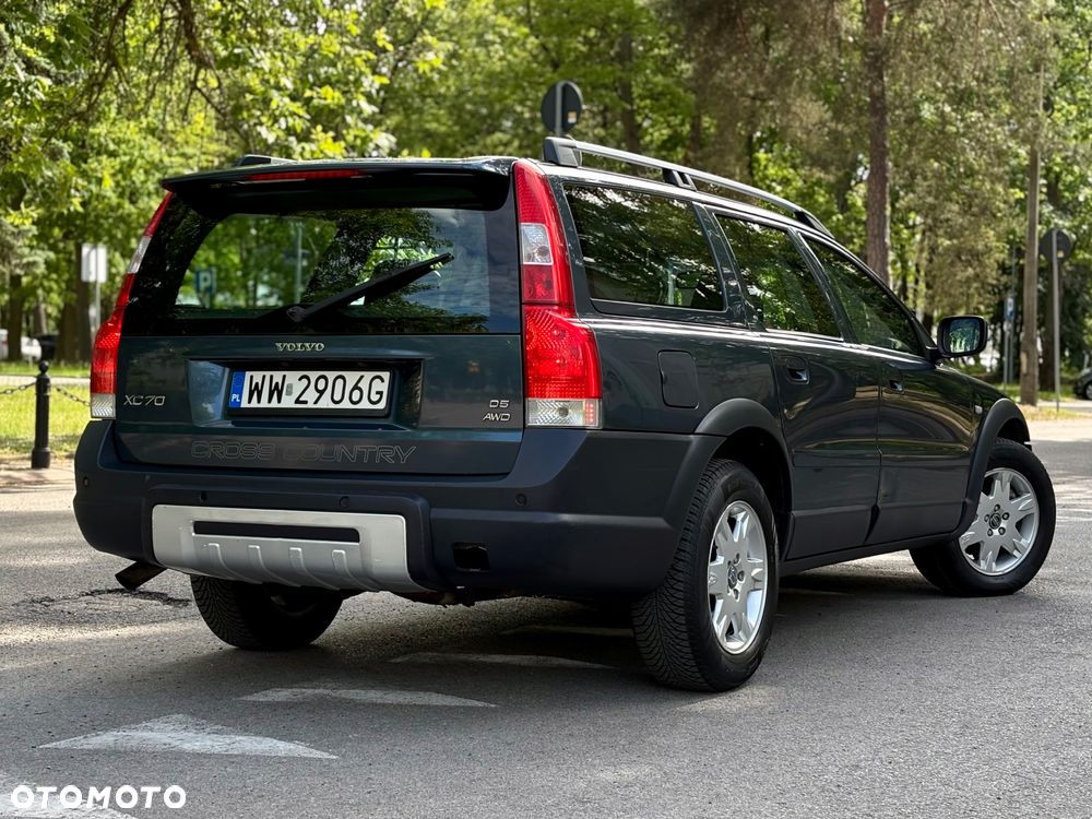 Volvo XC 70 D5 AWD Momentum - 4