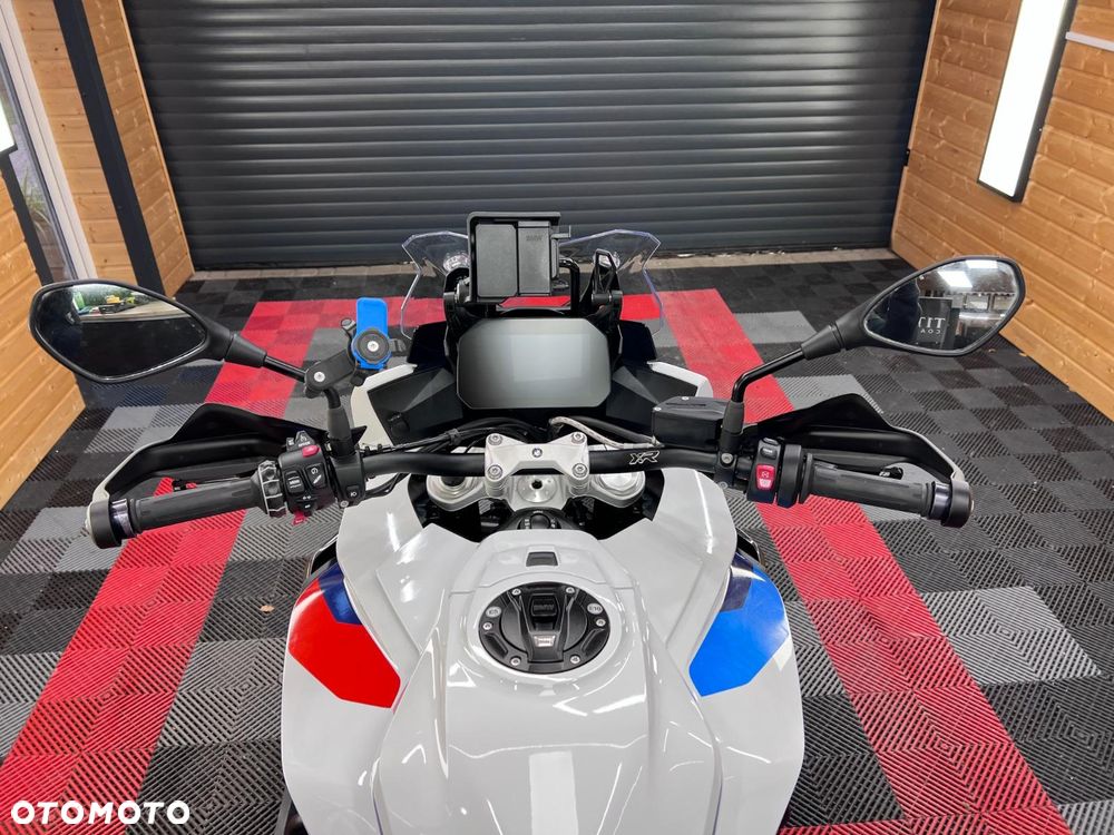 BMW S - 20