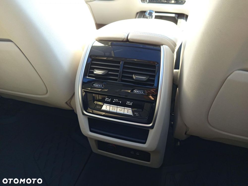 BMW X7 - 22