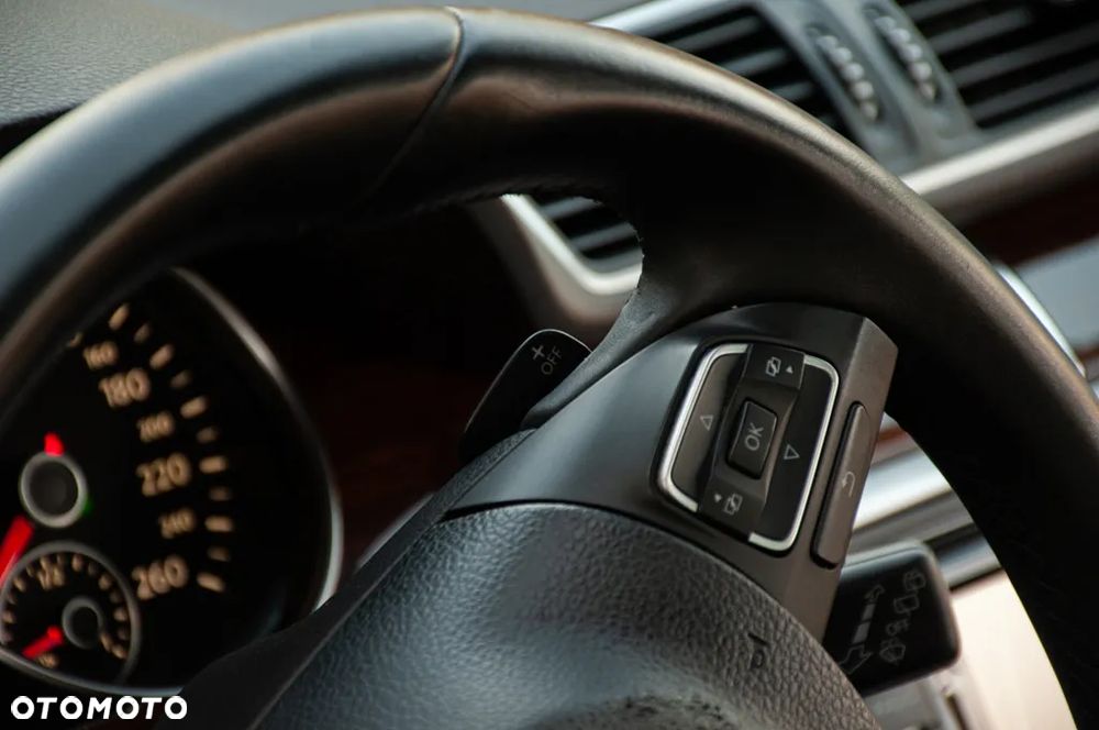 Volkswagen Passat 2.0 TDI DPF Highline DSG - 29