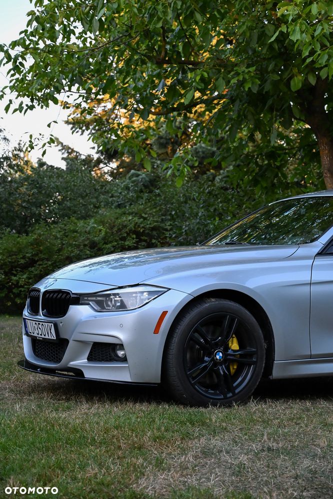 BMW Seria 3 330i xDrive Edition M Sport Shadow - 11