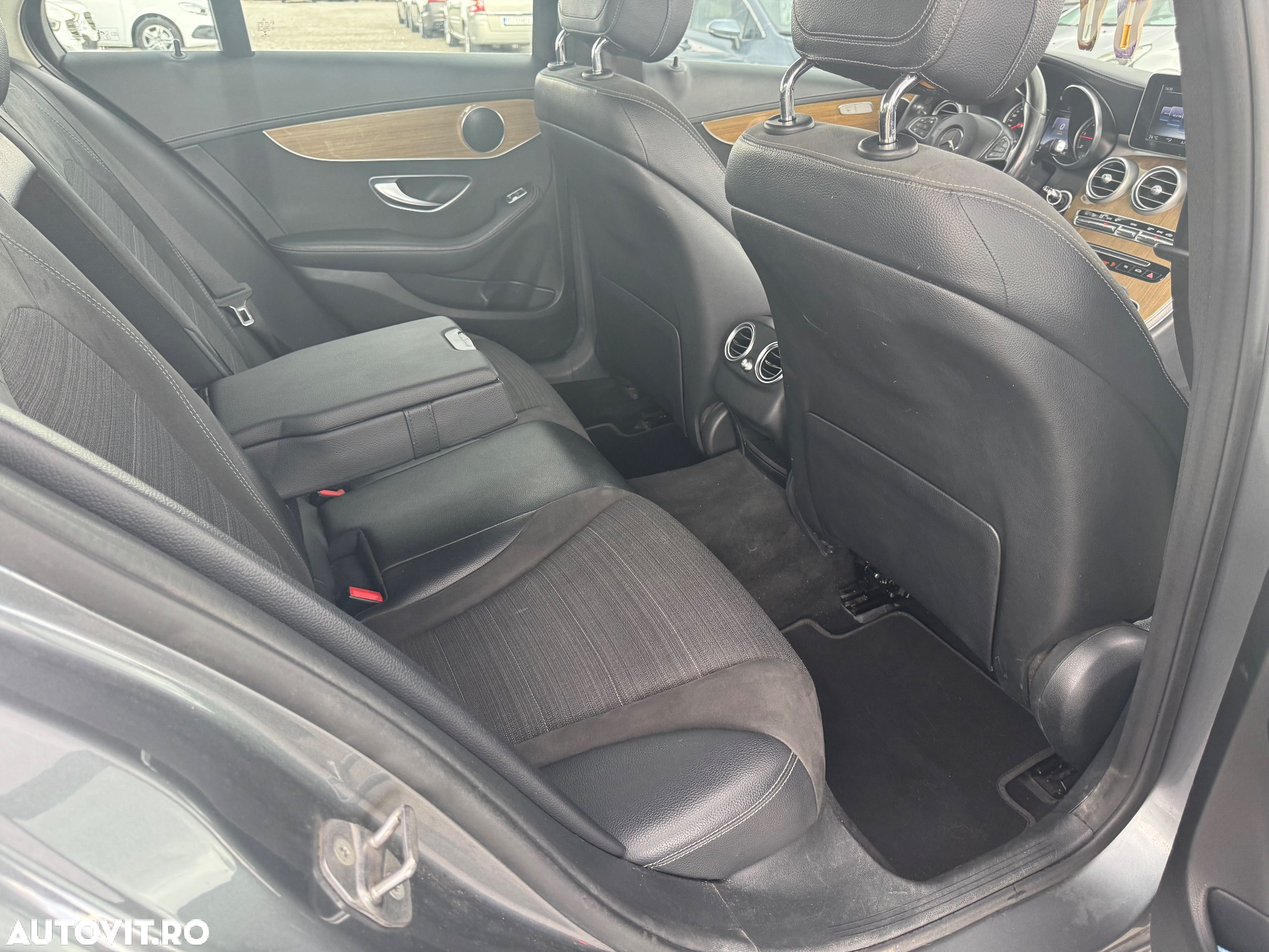 Mercedes-Benz C - 24